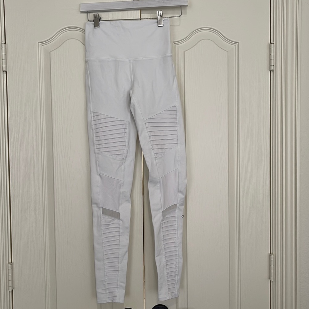 White high-waist alo moto leggings. Never been worn and in great condition!
